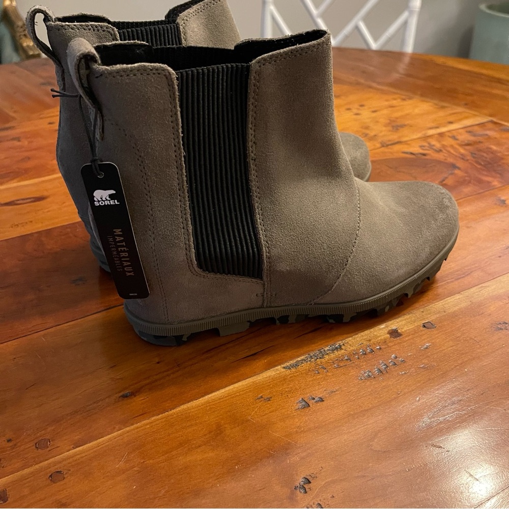 Sorel, NWT Joan of Arctic Wedge II Chelsea Boots
